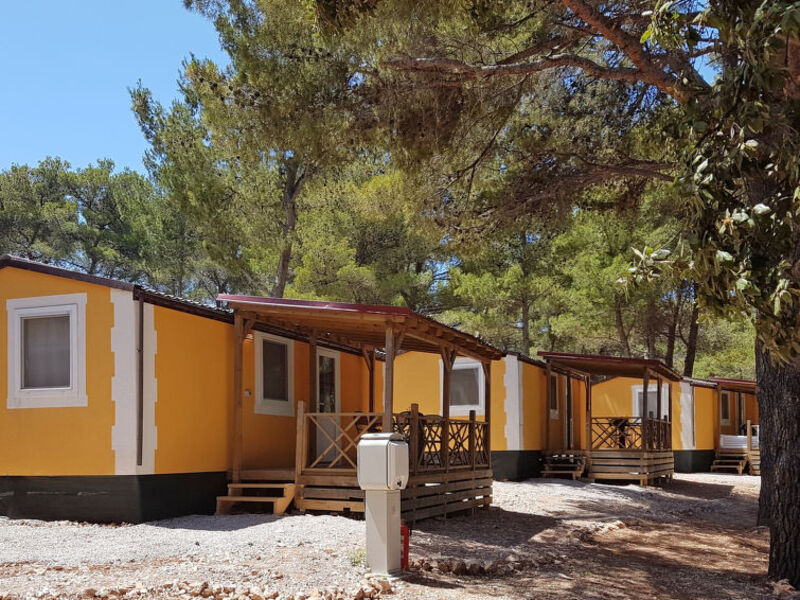 Camping Port 9 ***