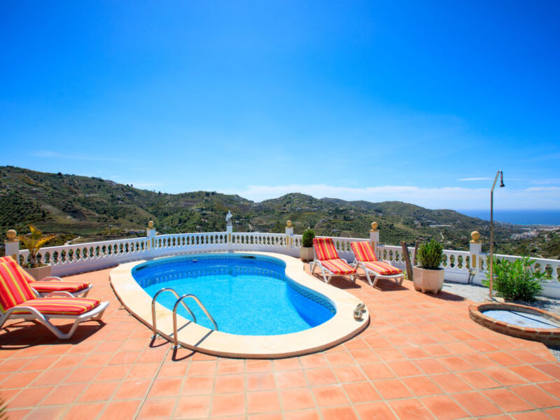 Amazing 3 Bedrooms Front Sea View.