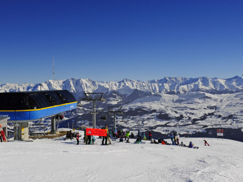 Pradas Resort