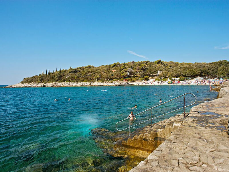 Verudela Beach & Villa Resort