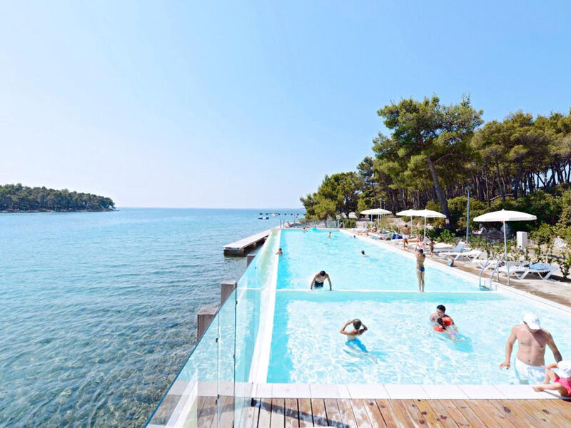 Crvena Luka Hotel & Resort