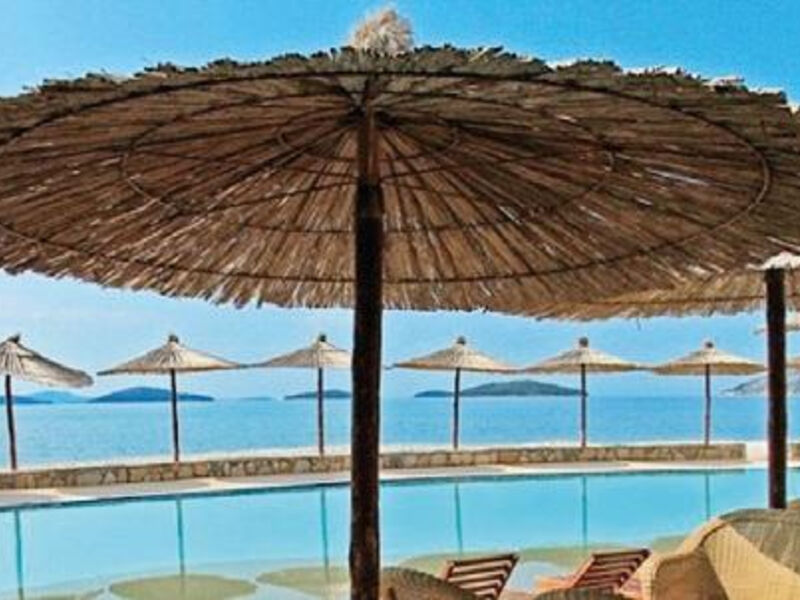 BEACH hotel JAKOV