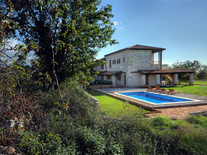 Vila 1318-651