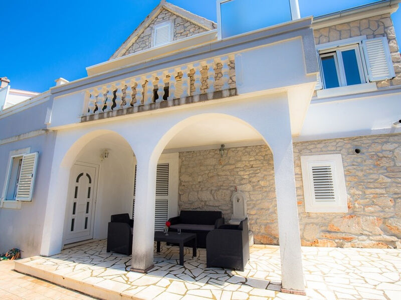 Vila 1657-57