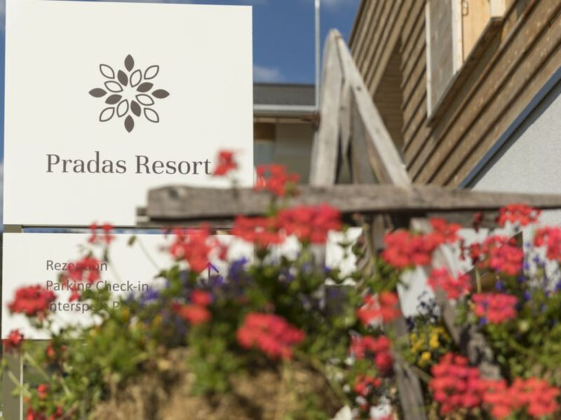 Pradas Resort
