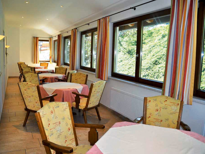 Hotel - Pension Alpina