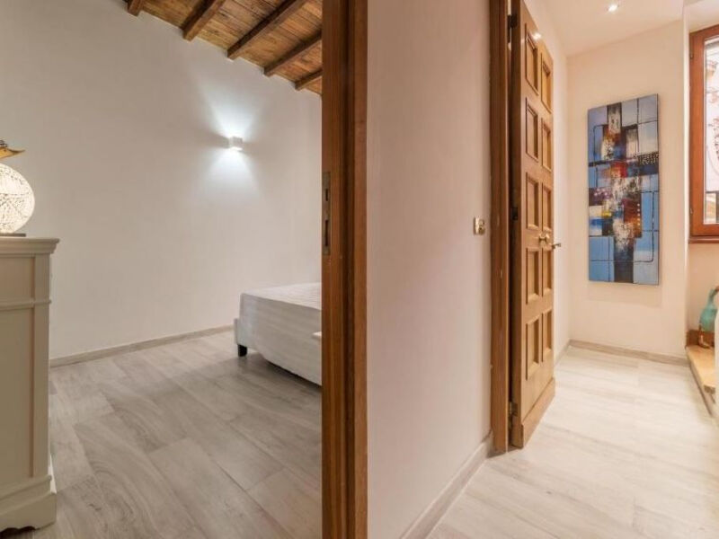 2bd 1 Ba Spanish Steps