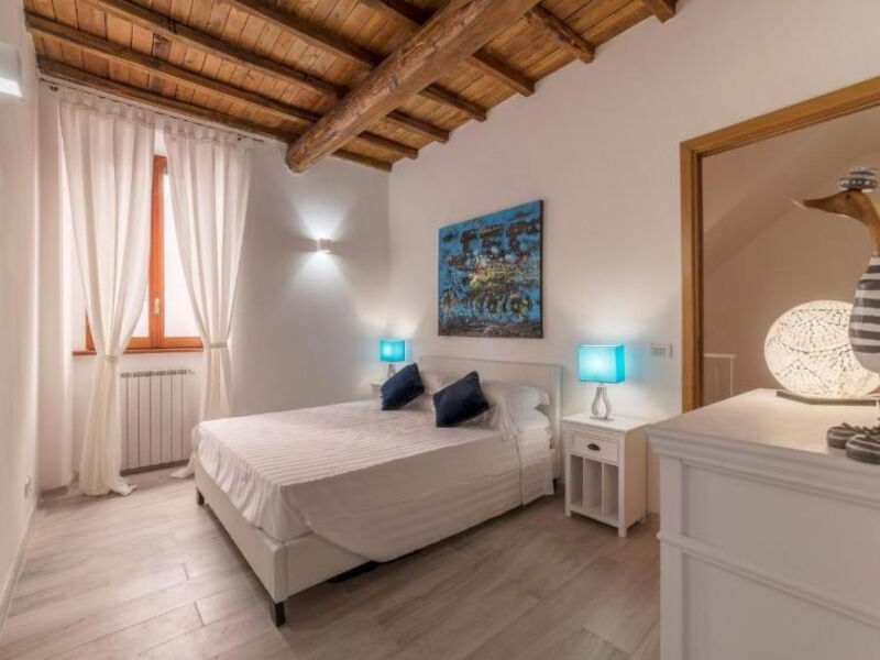 2bd 1 Ba Spanish Steps