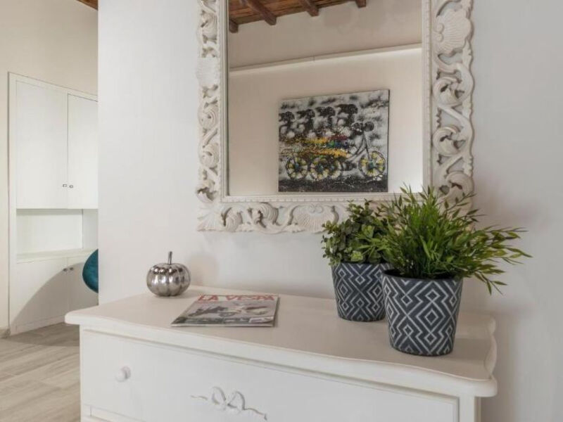 2bd 1 Ba Spanish Steps