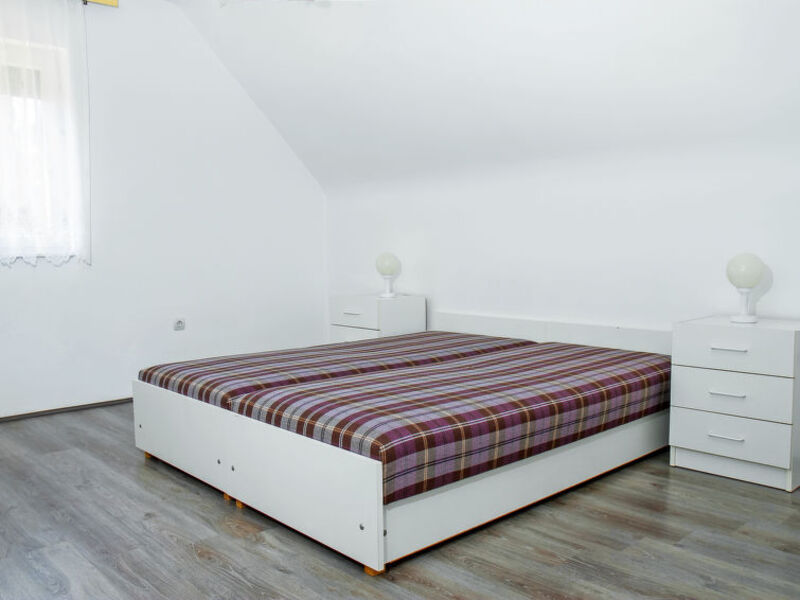 Balaton H477