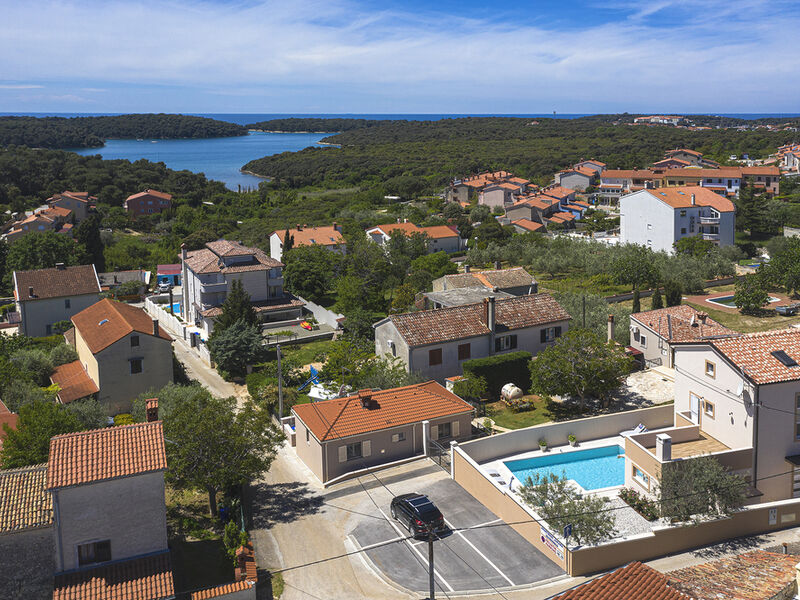 Vila 1318-984