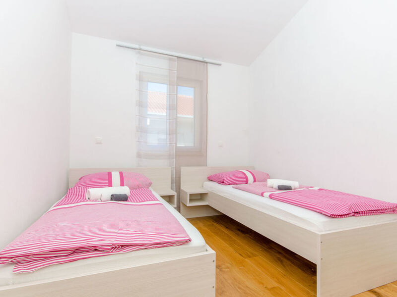 Vila 1355-2285