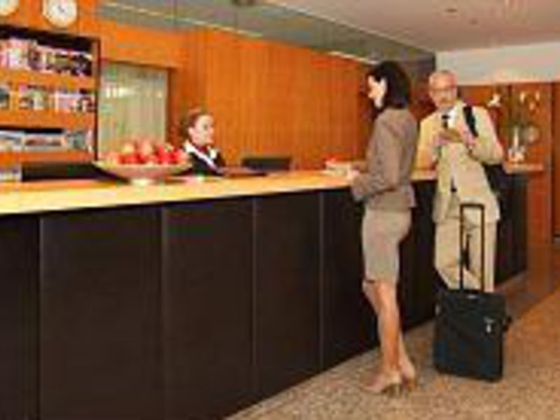 Arcotel Nike