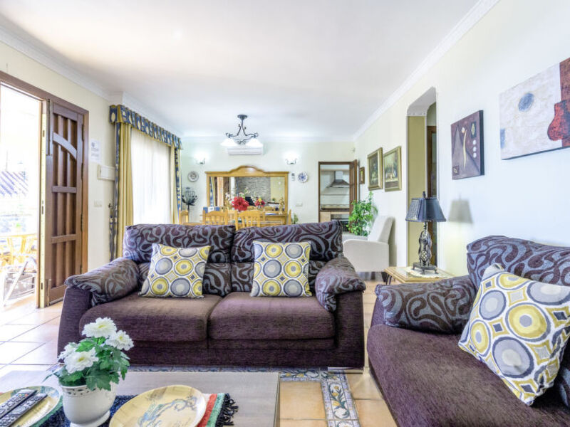 Villa Lola