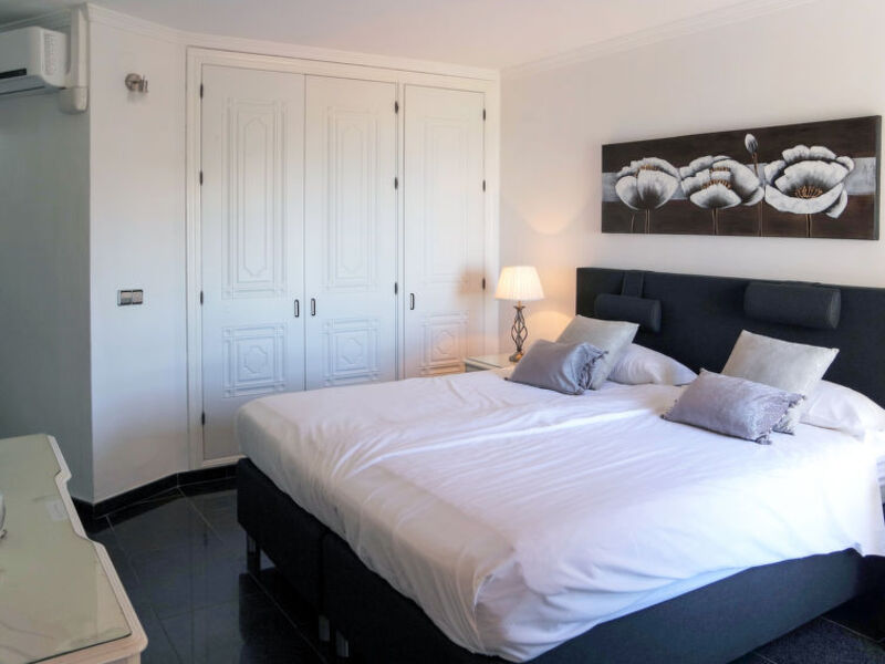 Amazing 3 Bedrooms Front Sea View.