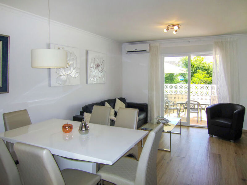 Amazing 3 Bedrooms Front Sea View.