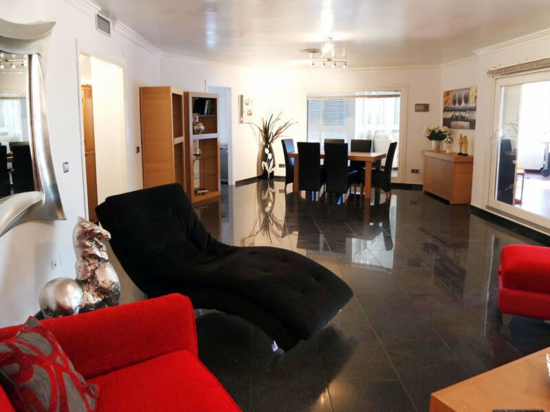 Amazing 3 Bedrooms Front Sea View.