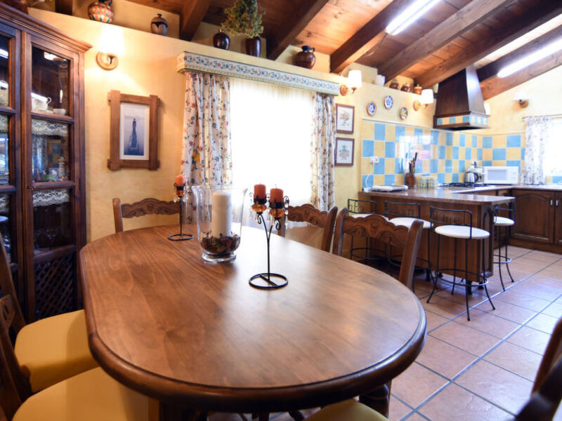 Villa Abajo