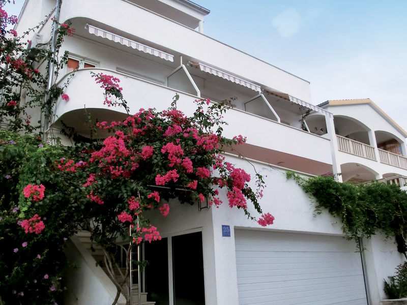 Vila Grmoja