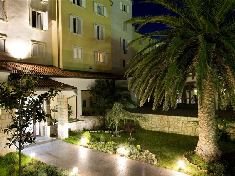Hotel International