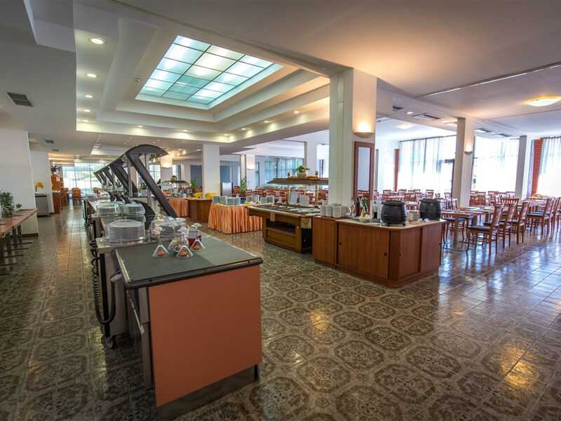 Arena Hotel Holiday