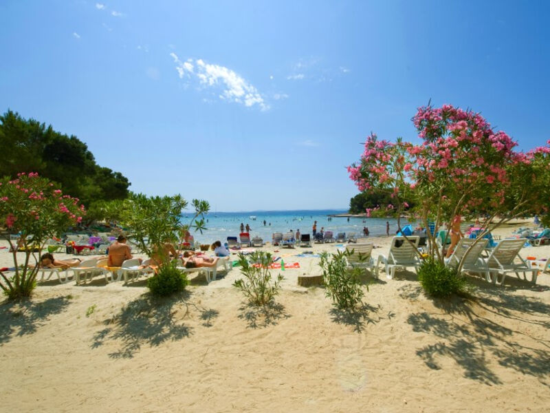 Resort Pine Beach Pakoštane