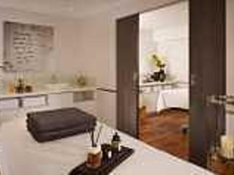 Hotel Reichshof Hamburg Curio Collection by Hilton