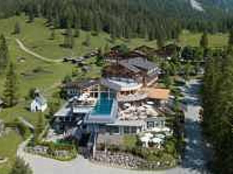 1. Almwellness Hotel Tuffbad