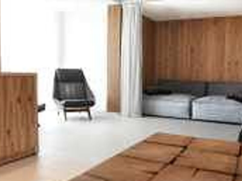 Shuum Hotel
