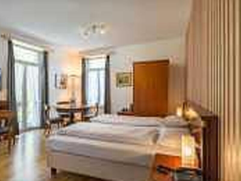 Carlton-Europe Hotel