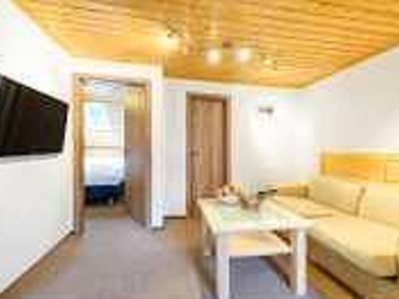 Hotel Tri ruze