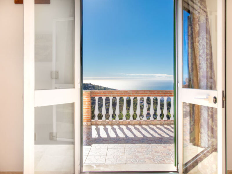 Front Seaview, 1 Bedroom In Torrox