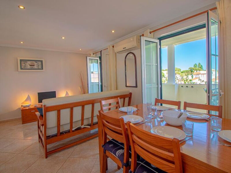 Stunning Two Bedroom Apartment In The Old Village