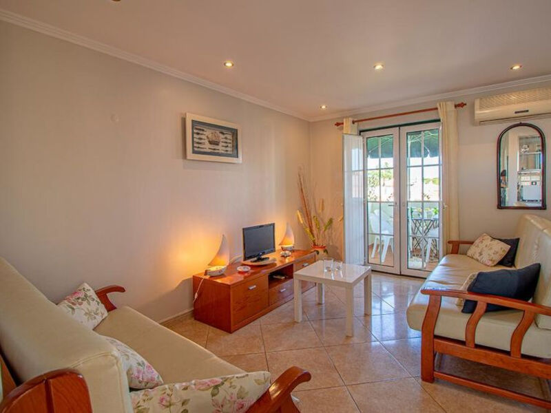 Stunning Two Bedroom Apartment In The Old Village
