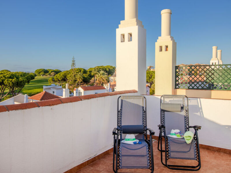 Beautiful Two Bedroom Apartment In The Old Village