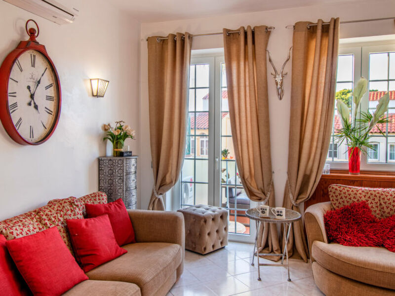 Beautiful Two Bedroom Apartment In The Old Village