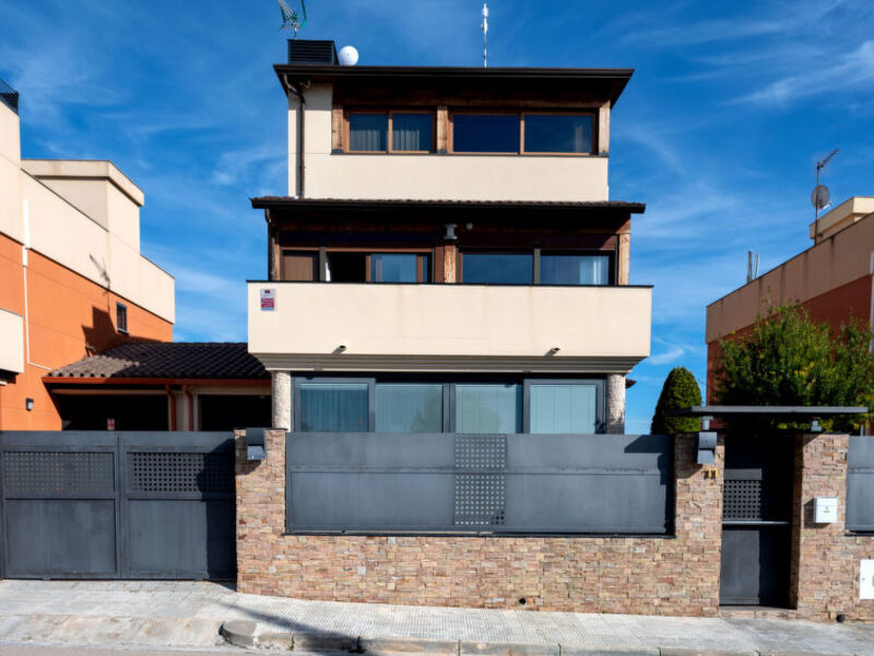 Masia Blanca