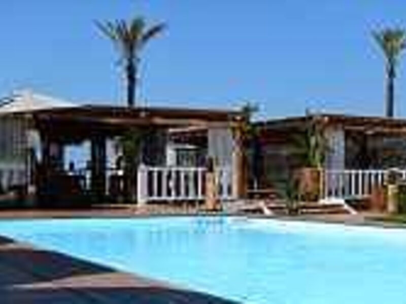 Cumeja Beach Club & Hotel