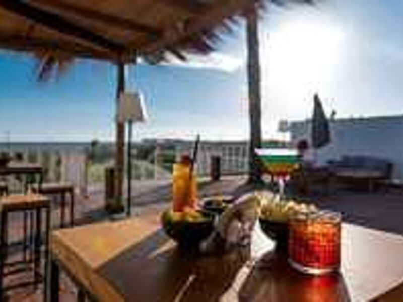 Cumeja Beach Club & Hotel