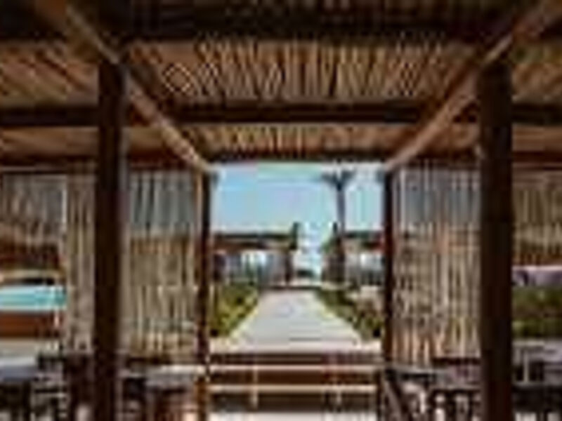 Cumeja Beach Club & Hotel