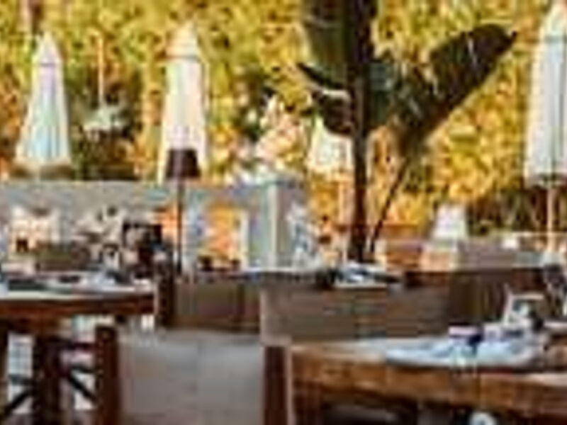 Cumeja Beach Club & Hotel