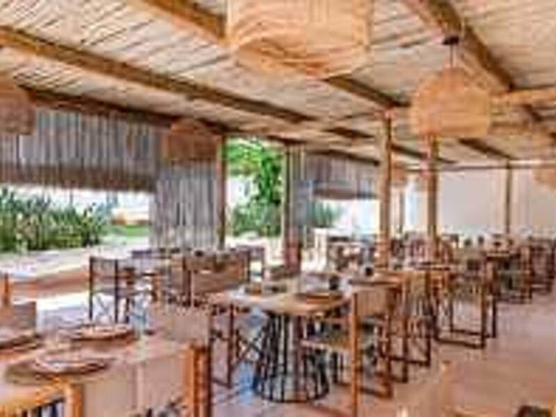 Cumeja Beach Club & Hotel