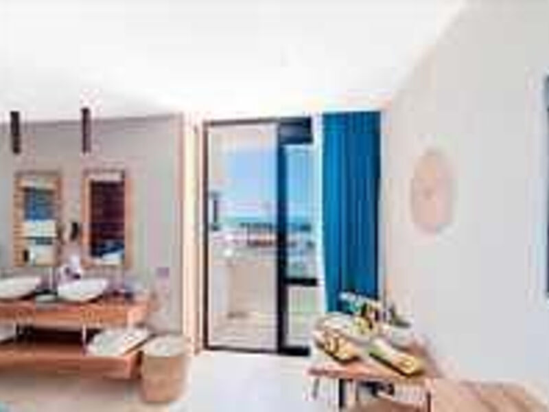 Cumeja Beach Club & Hotel