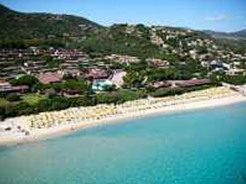 Free Beach Club