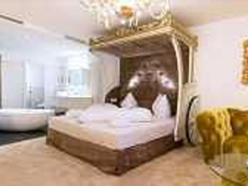 Alpenhotel fall in Love