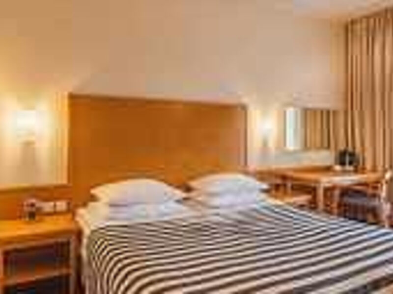 Hotel Ramada Hotels & Suites