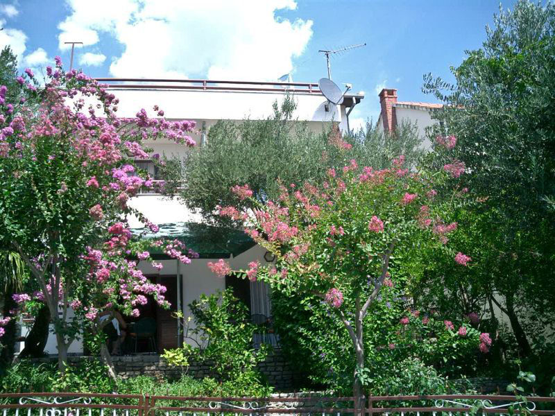 Apartmány Frane