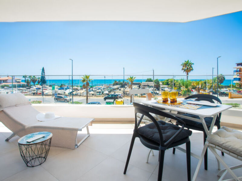 Front Seaview, 1 Bedroom In Torrox