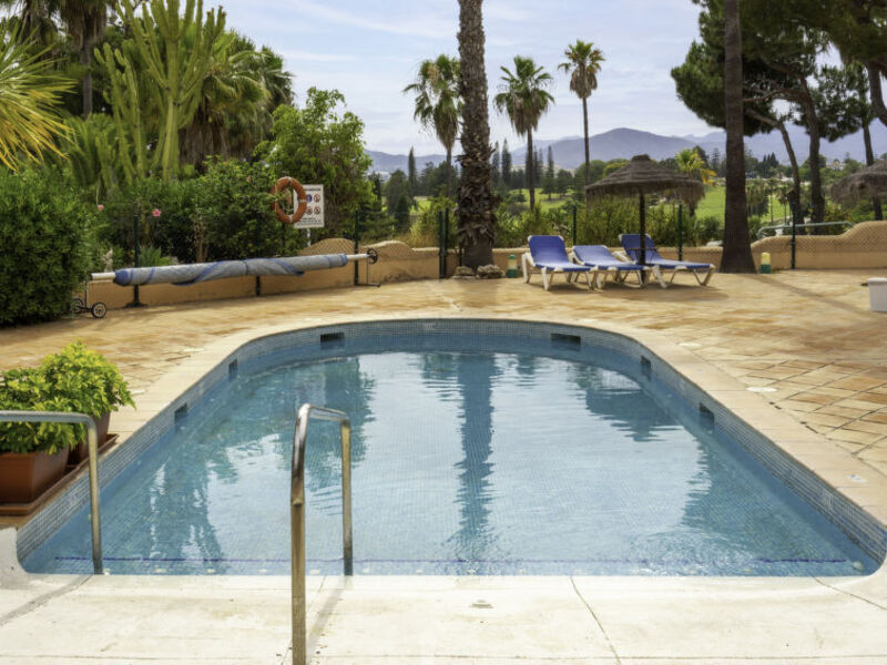 Golf & Sun Pool View