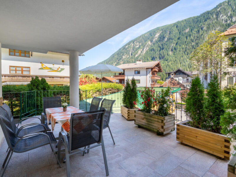 Rosa Apartmenthaus